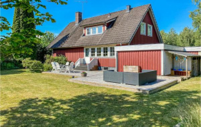 Nice home in Vittaryd w/ WiFi and 5 Bedrooms